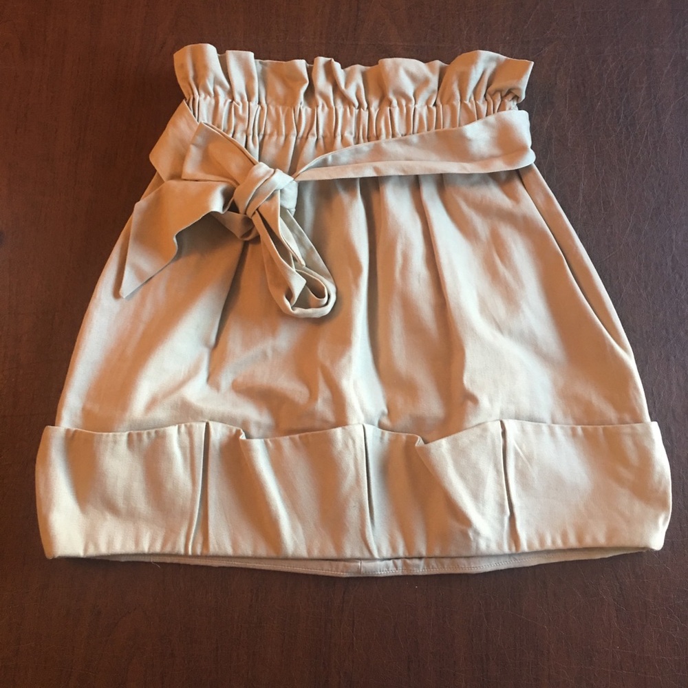 BCBG bubble mini skirt with tie